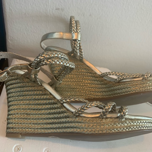 Gold Michael Kors sandals - Picture 2 of 6